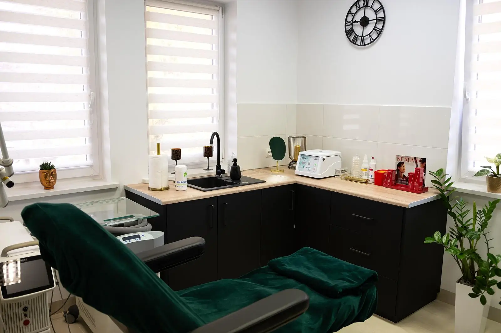 Gabinet medycyny estetycznej Laseris sala zabiegowa Gabinet medycyny estetycznej Laseris sala zabiegowa